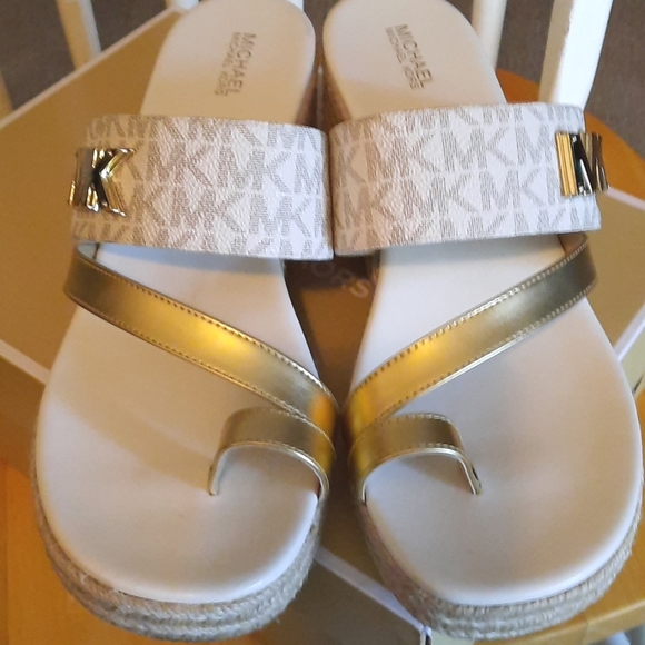 Michael Kors Sandals - Picture 3 of 12
